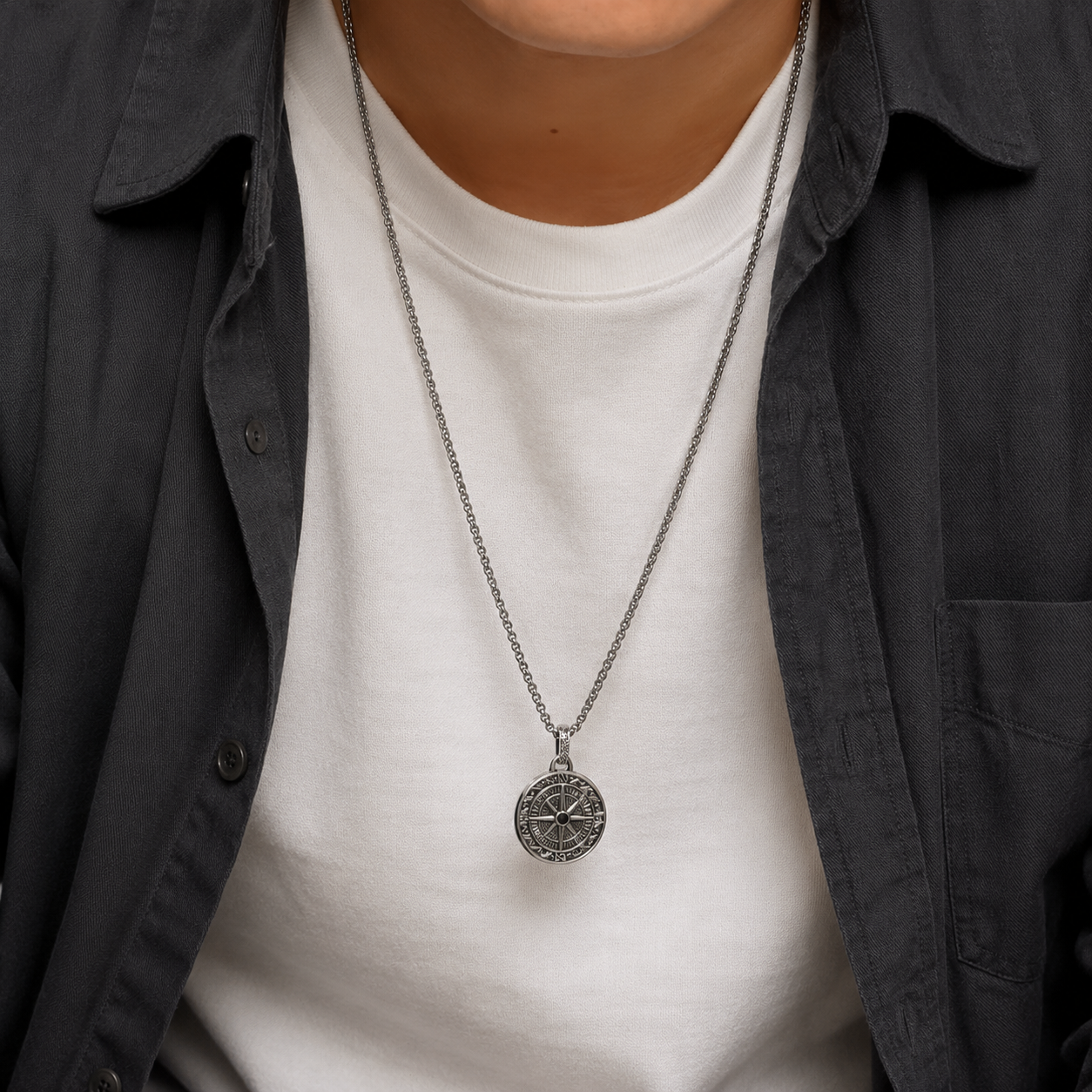 Collar de brújula para hombre