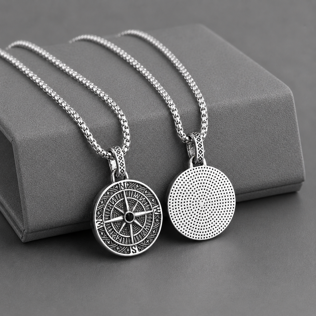 Collar de brújula para hombre