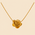 Collar de rosa bañado en oro