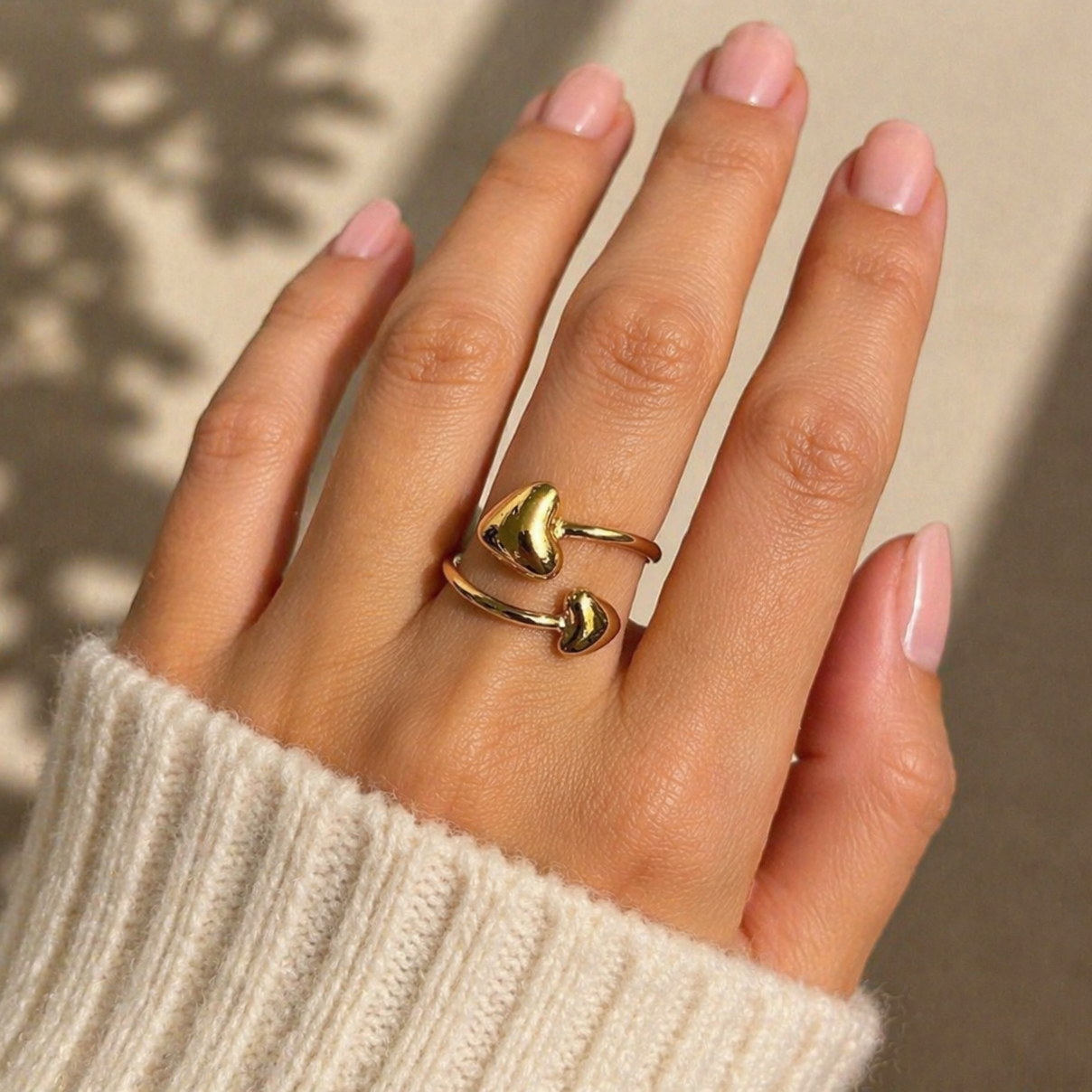 Anillo bañado en oro regulable con forma de  corazón
