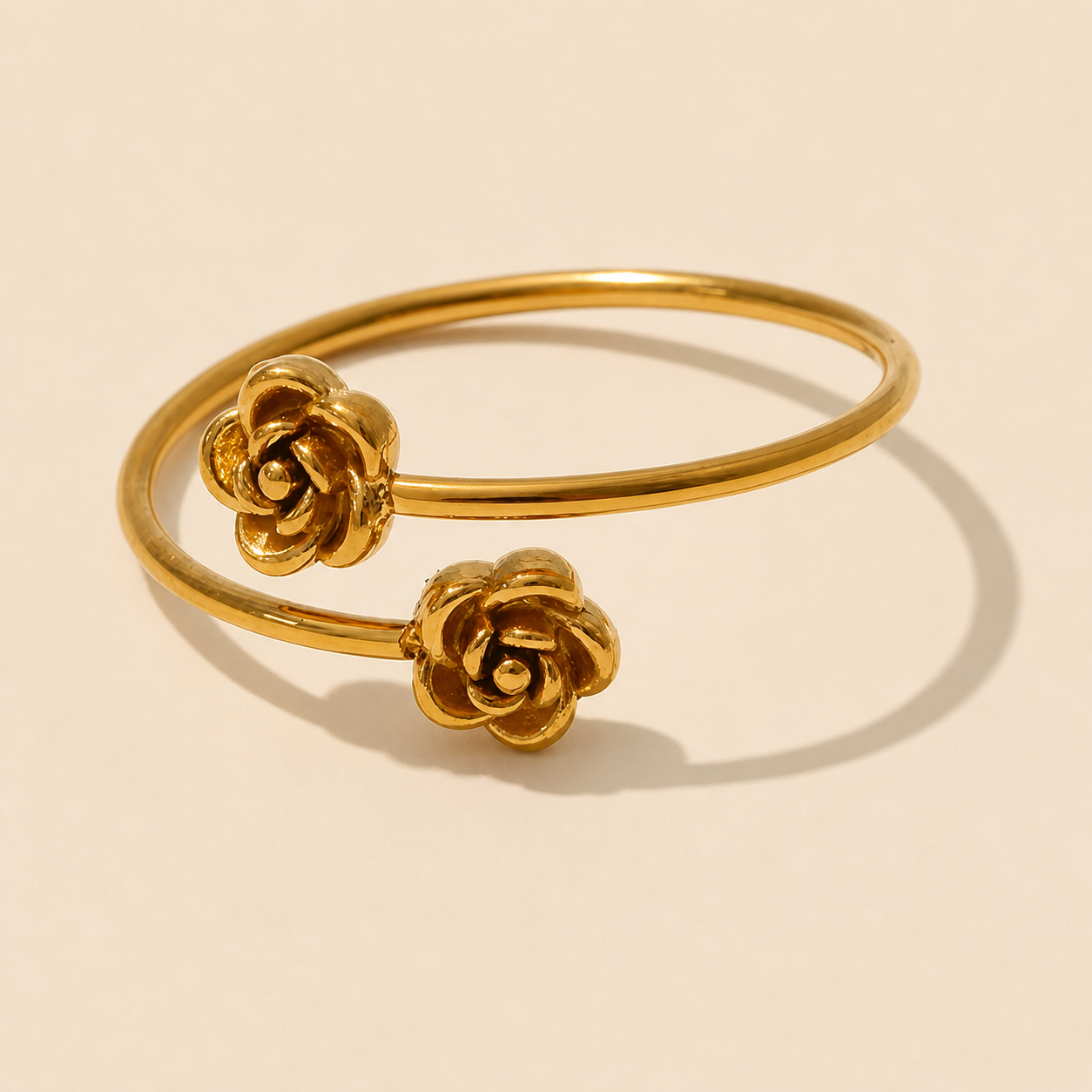 Anillo bañado en oro de rosas ajustable