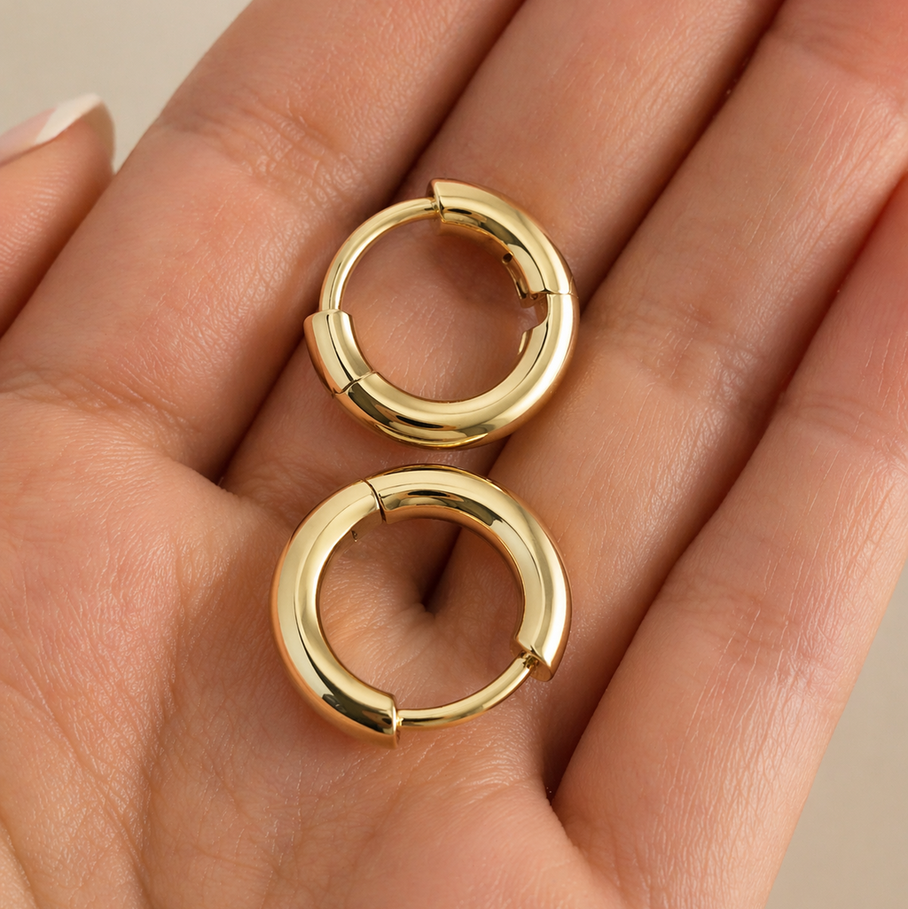 Pendientes de aro bañado en oro con cierre seguro
