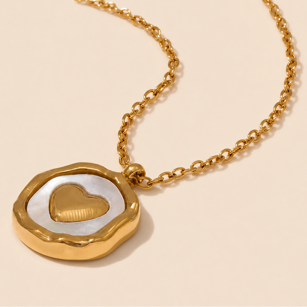 Collar de corazon bañado en oro
