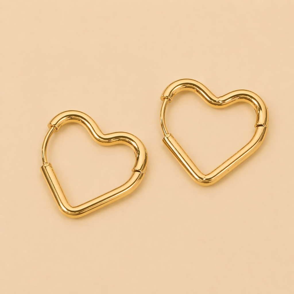 Pendientes bañados en oro con diseño de corazón