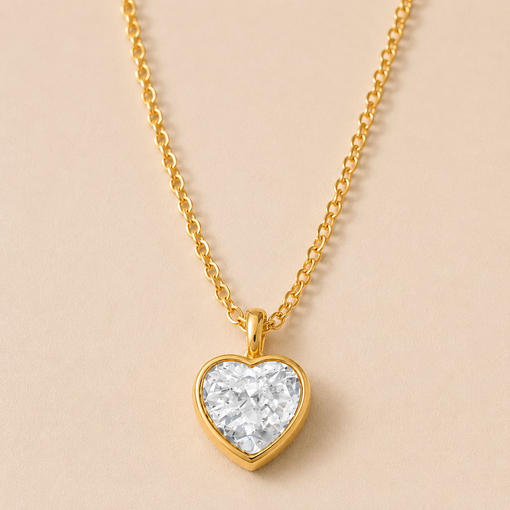 Collar de corazon bañado en oro con zirconita