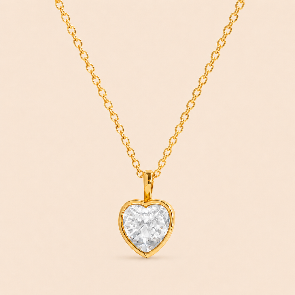 Collar de corazon bañado en oro con zirconita